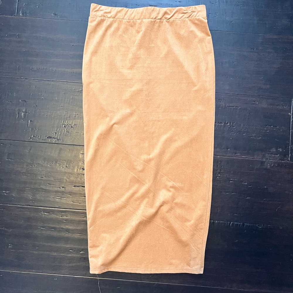 Camel colored stretchy pencil skirt from Windsor. Size medium